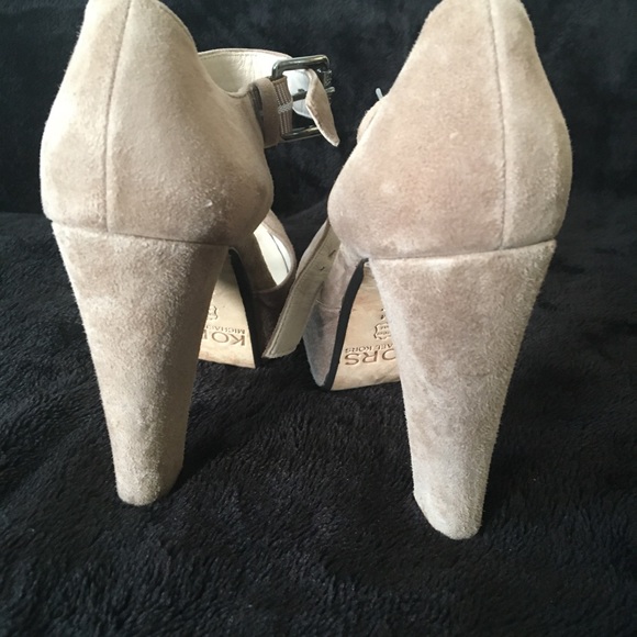 🔆SOLD🔆 MICHAEL KORS Closed Toe Heels~Sz 6 - Picture 6 of 6